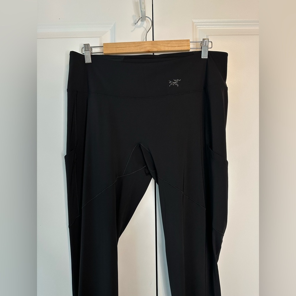 ARC’TERYX Women’s Oriel Legging Black (Size XL) - Picture 2 of 10